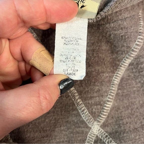 Byrdie Women’s dark gray pullover sweatshirt thick blouse size large - Picture 3 of 6